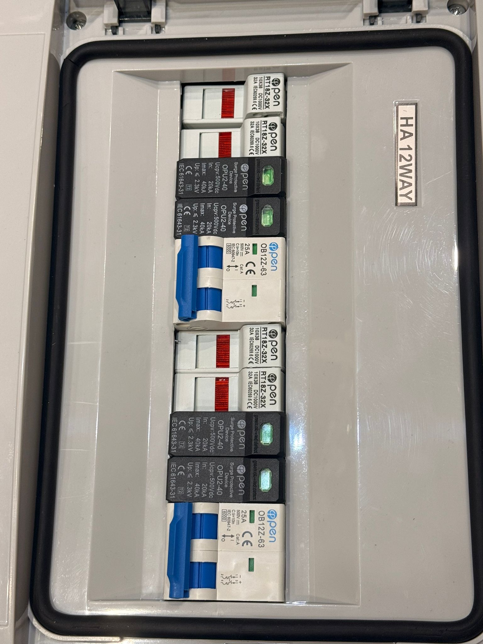 Tablou Electric Fotovoltaic 2 String-uri cu Siguranțe și Descărcător | Montaj Exterior